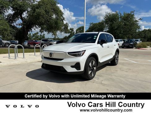 Used 2025 Volvo EX40 Core image 1