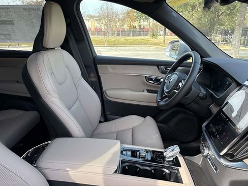 New 2026 Volvo XC90 B6 Ultra image 12