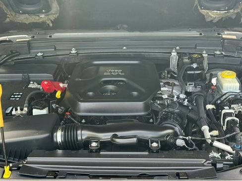 Used 2019 Jeep Wrangler Unlimited Rubicon AWD/4WD image 33