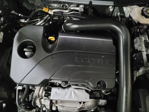 Used 2023 Chevrolet Equinox LT w/ Driver Convenience Package image 30