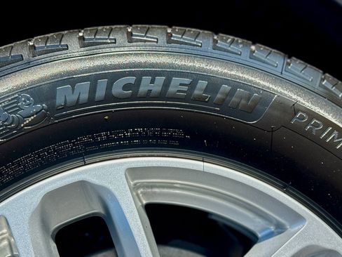 New 2025 Jeep Grand Cherokee Laredo image 22