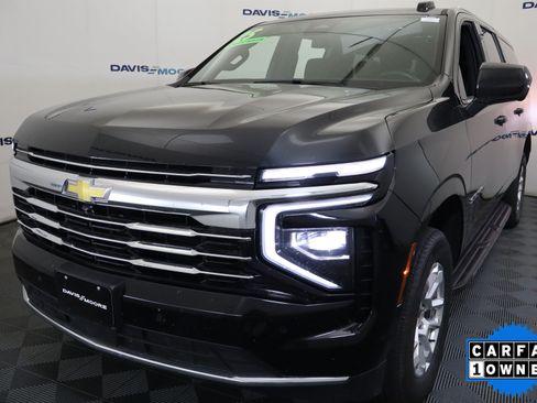 Used 2025 Chevrolet Suburban LT AWD/4WD image 12
