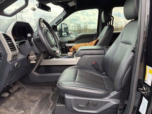 Used 2022 Ford F350 Lariat w/ Chrome Package image 5