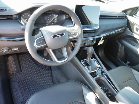 New 2026 Jeep Compass Latitude image 11