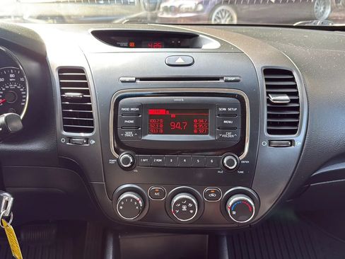 Used 2018 Kia Forte LX FWD image 32