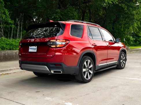Certified 2024 Honda Pilot Elite image 9