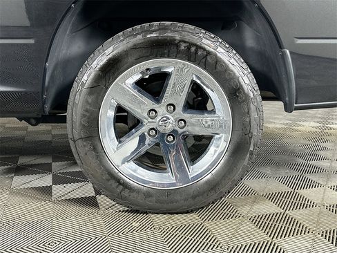 Used 2017 RAM 1500 Express image 34