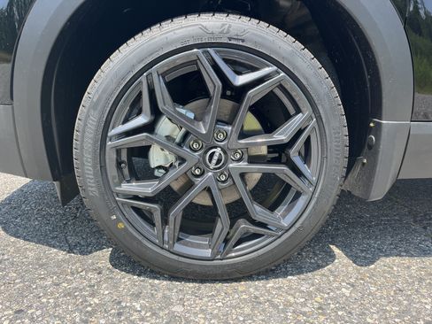 New 2026 Nissan Kicks SR w/ SR Premium Package AWD/4WD image 18