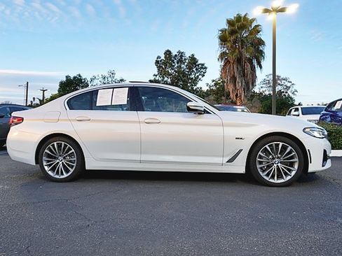 Used 2023 BMW 530e w/ M Sport Package image 7