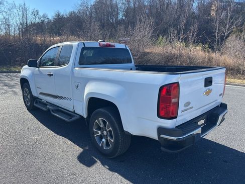 Used 2018 Chevrolet Colorado W/T w/ WT Convenience Package image 3