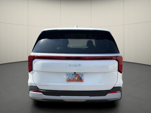 Used 2025 Kia Carnival FWD image 6