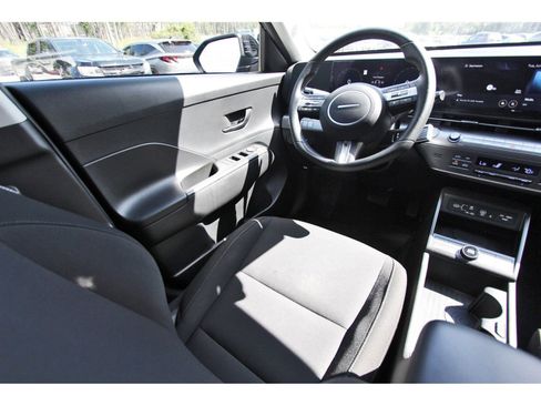 Used 2024 Hyundai Kona SEL w/ Convenience Package FWD image 11