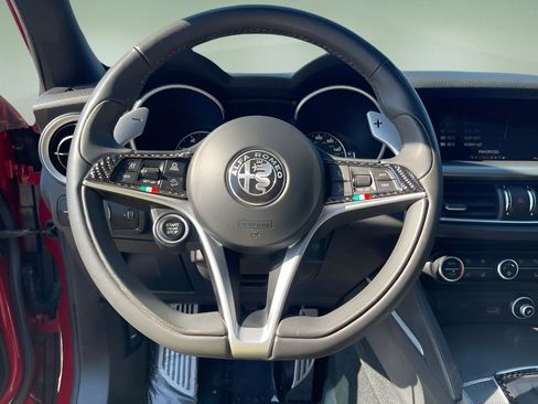 Used 2018 Alfa Romeo Stelvio Ti Sport image 25