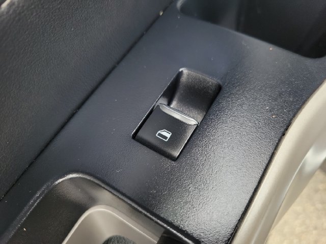 Used 2024 Ford Explorer XLT RWD image 16
