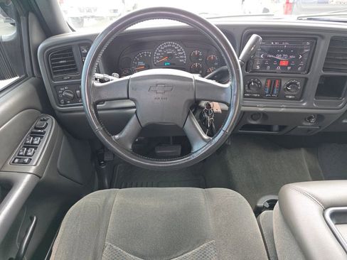 Used 2004 Chevrolet Silverado 2500 LS w/ Skid Plate Package AWD/4WD image 24