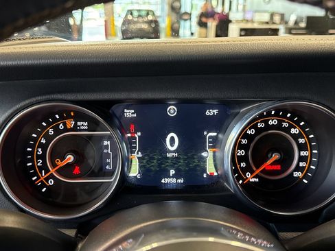 Used 2023 Jeep Gladiator Overland AWD/4WD image 20
