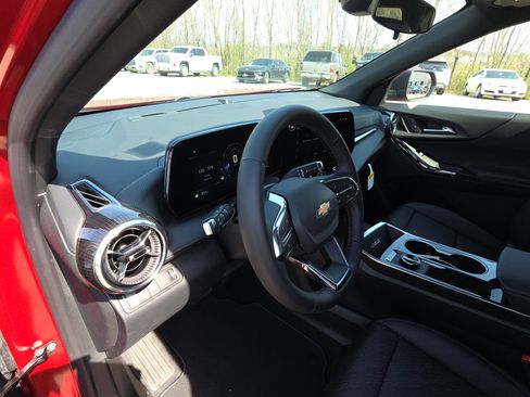 New 2026 Chevrolet Equinox LT w/ Convenience Package II image 14