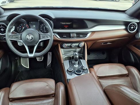 Used 2018 Alfa Romeo Stelvio Ti Sport image 12