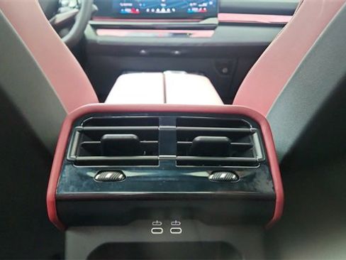 Used 2025 BMW 540i xDrive image 52