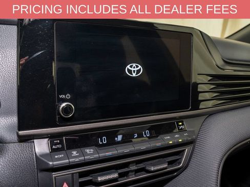 Used 2025 Toyota Camry SE FWD image 12