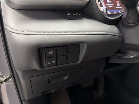 Used 2022 Toyota Highlander XLE image 17