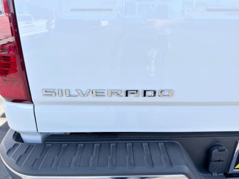 Used 2025 Chevrolet Silverado 2500 LT w/ Convenience Package image 45