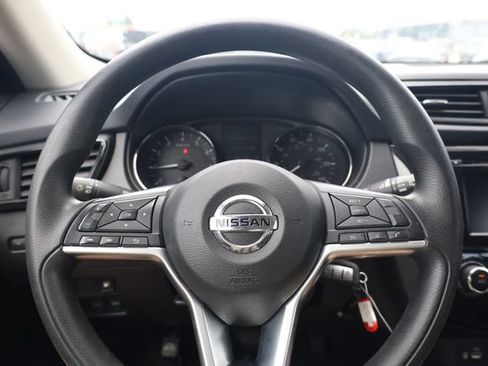 Used 2018 Nissan Rogue S FWD image 12