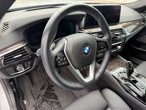 Used 2021 BMW 540i w/ Premium Package RWD image 11