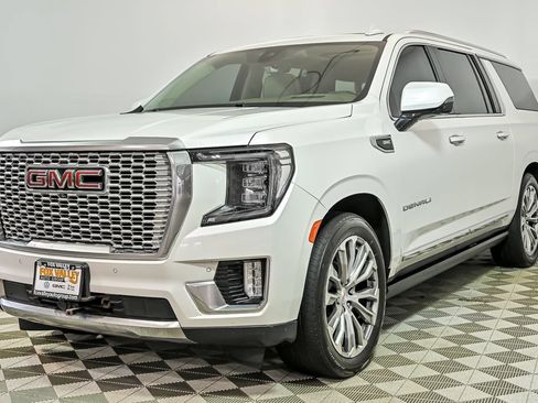Used 2021 GMC Yukon XL Denali w/ Denali Ultimate Package AWD/4WD image 5