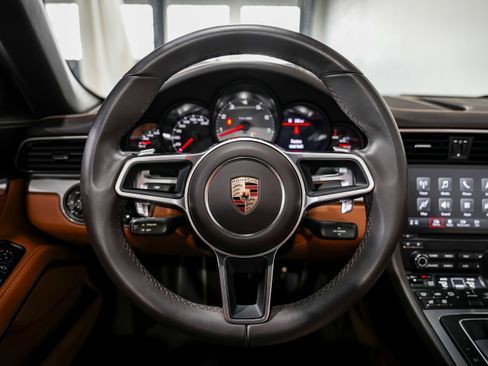 Used 2017 Porsche 911 Carrera S image 10