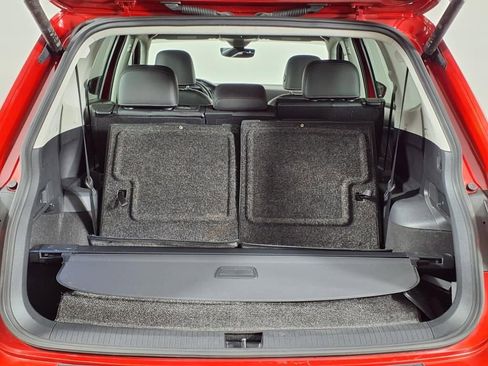 Used 2022 Volkswagen Tiguan SE image 14