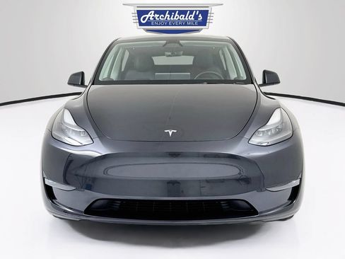 Used 2024 Tesla Model Y Long Range AWD/4WD image 2