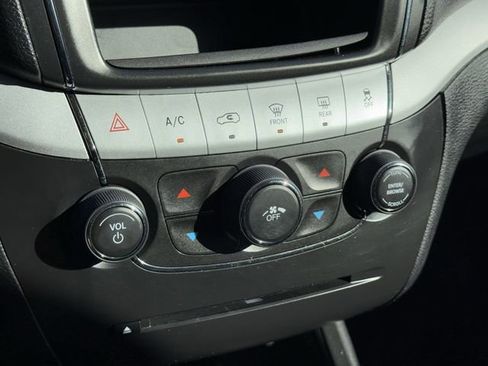 Used 2020 Dodge Journey SE w/ SE Popular Equipment Group image 24