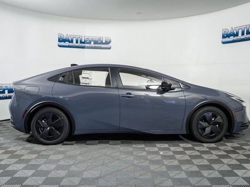 New 2026 Toyota Prius Plug-In Hybrid FWD image 12