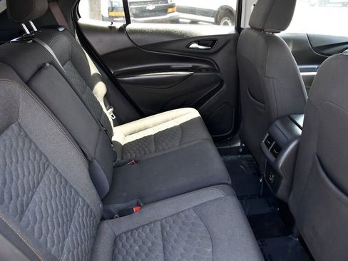 Used 2021 Chevrolet Equinox LT w/ Driver Convenience Package image 14