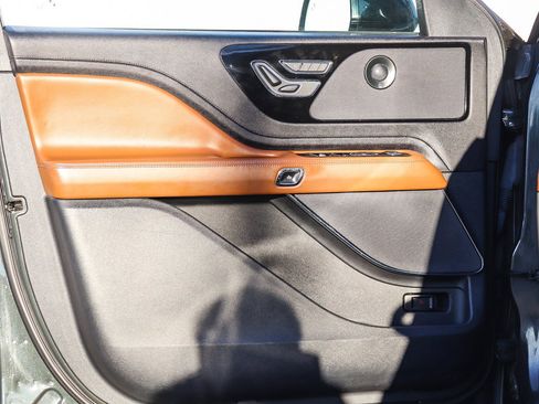 Used 2022 Lincoln Aviator Reserve w/ Elements Package Plus image 20