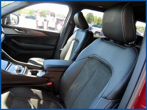 New 2025 Jeep Grand Cherokee L Altitude image 14