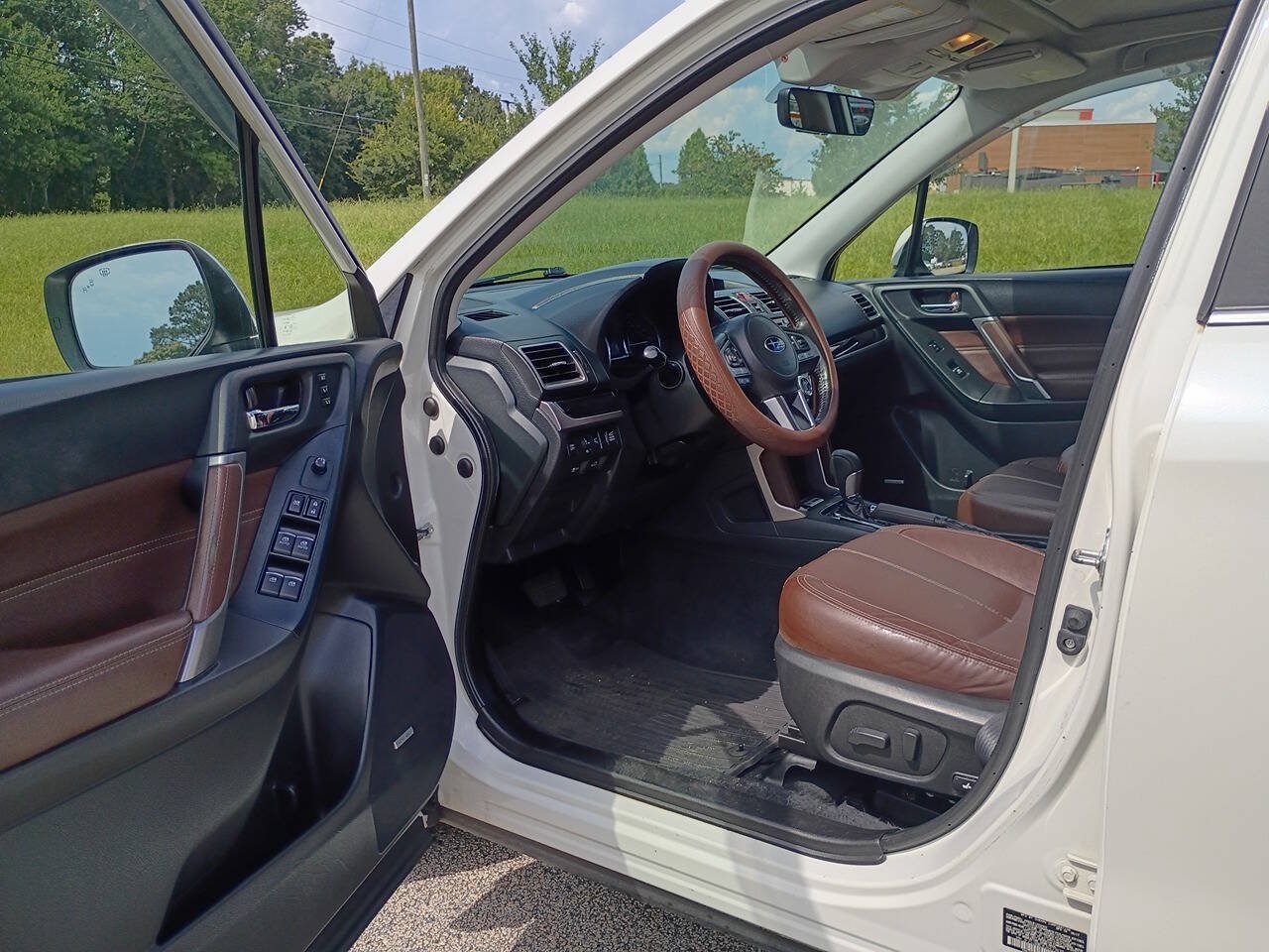 Used 2018 Subaru Forester 2.5i Touring AWD/4WD image 10