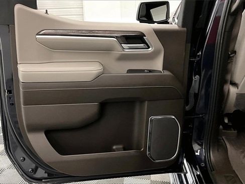 Used 2022 Chevrolet Silverado 1500 LTZ w/ LTZ Premium Package image 19