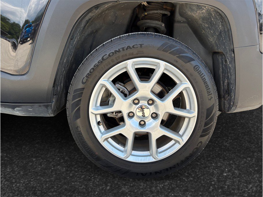 Used 2023 Jeep Renegade Latitude AWD/4WD image 14