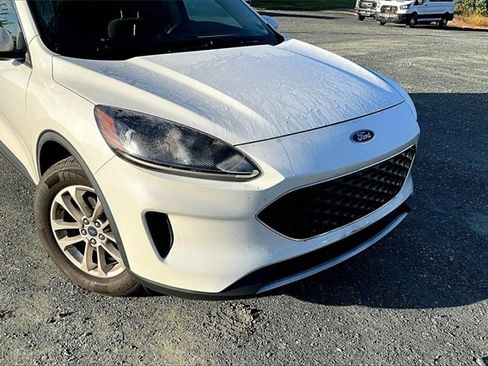 Used 2020 Ford Escape SE image 4