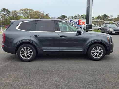 Used 2022 Kia Telluride LX AWD/4WD image 3