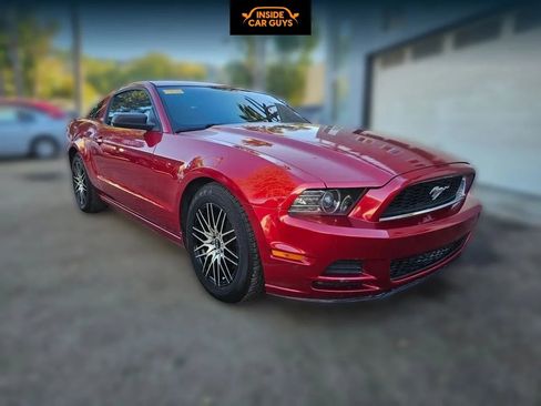Used 2013 Ford Mustang Coupe image 7