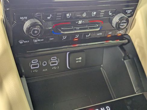 New 2025 Jeep Grand Cherokee Limited w/ Luxury Tech Group II image 27