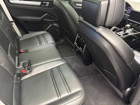 Certified 2023 Porsche Cayenne Platinum Edition AWD/4WD image 28