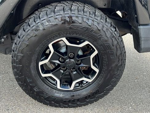 Used 2014 Jeep Wrangler Unlimited Rubicon w/ Dual Top Group image 33