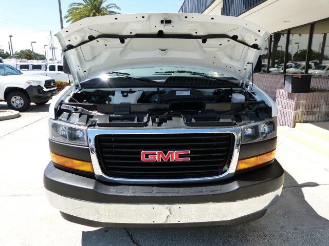 Used 2022 GMC Savana 2500 w/ Driver Convenience Package RWD image 8