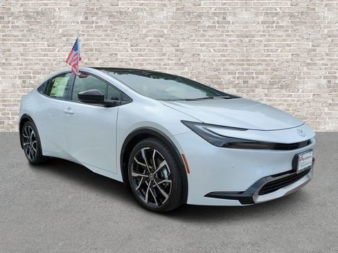 New 2026 Toyota Prius Plug-In Hybrid FWD image 1