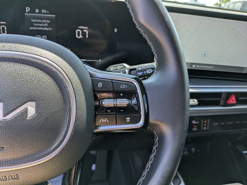 Certified 2025 Kia Sorento S FWD image 34