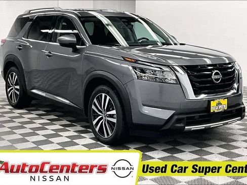 Used 2024 Nissan Pathfinder Platinum w/ Cargo Package AWD/4WD image 1